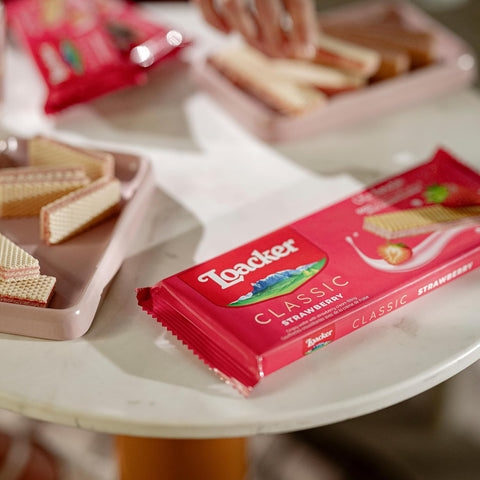 3x Loacker Wafer Classic Fragola Waffles filled with strawberry cream, 175 g